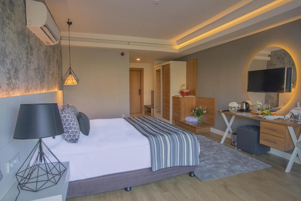 کارگزار هتل گرین وود سوئیت ریزورت آنتالیا