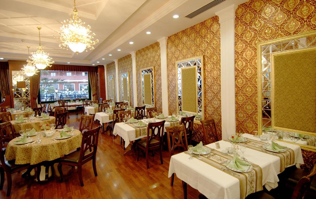 هتل دلفین پالاس آنتالیا