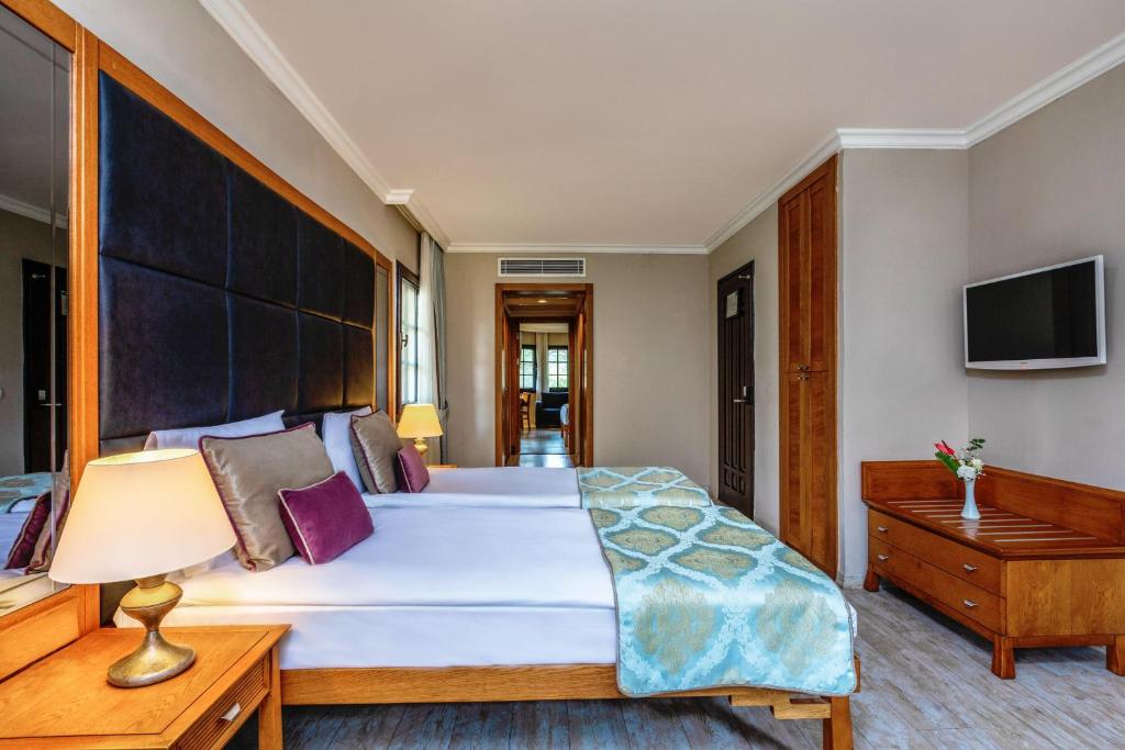 هتل آکوآ ورلد بلک آنتالیا