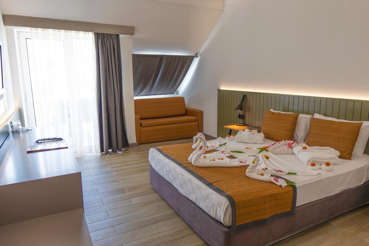 هتل کوءینز پارک کمر آنتالیا