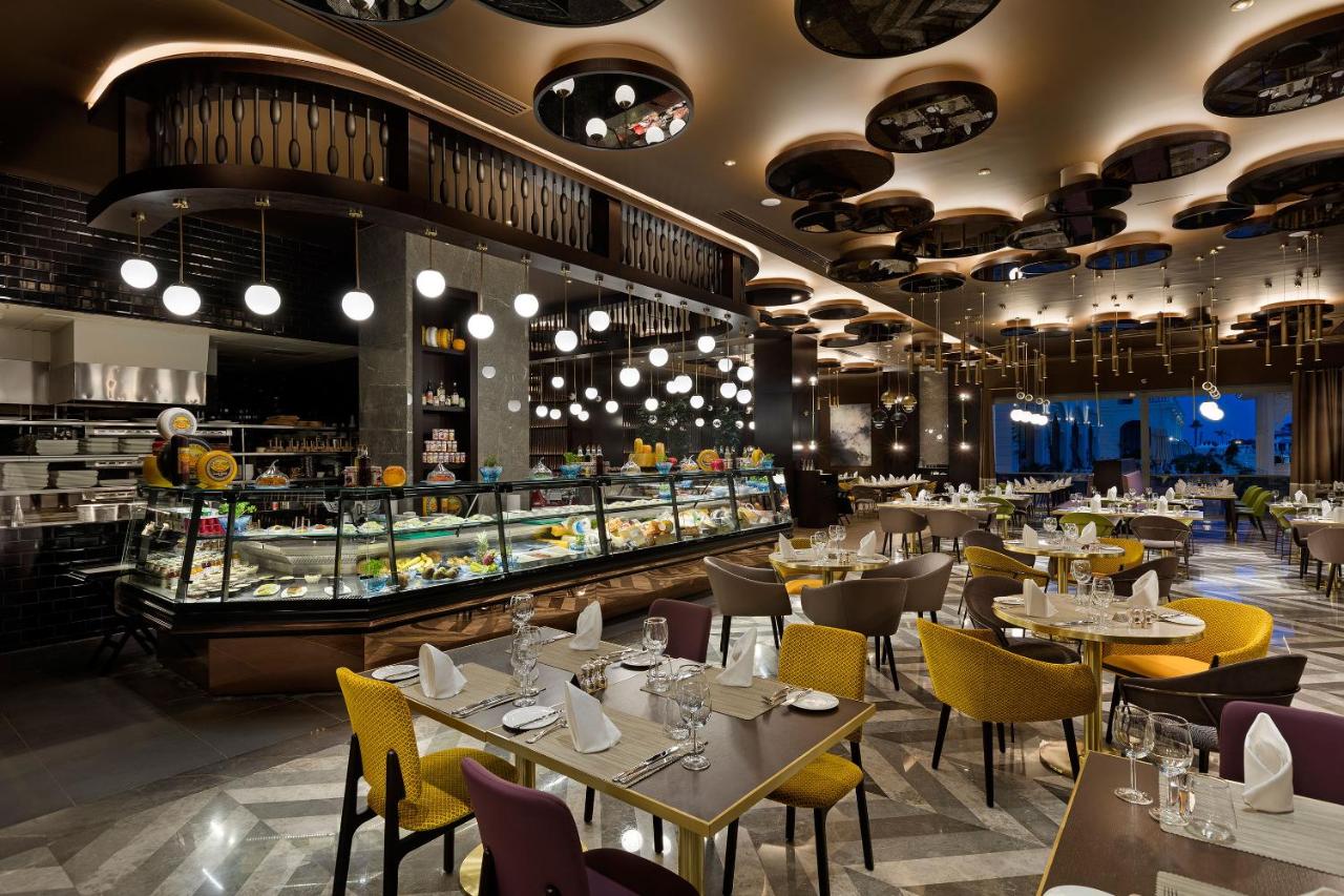 hotel TITANIC MARDAN PALACE