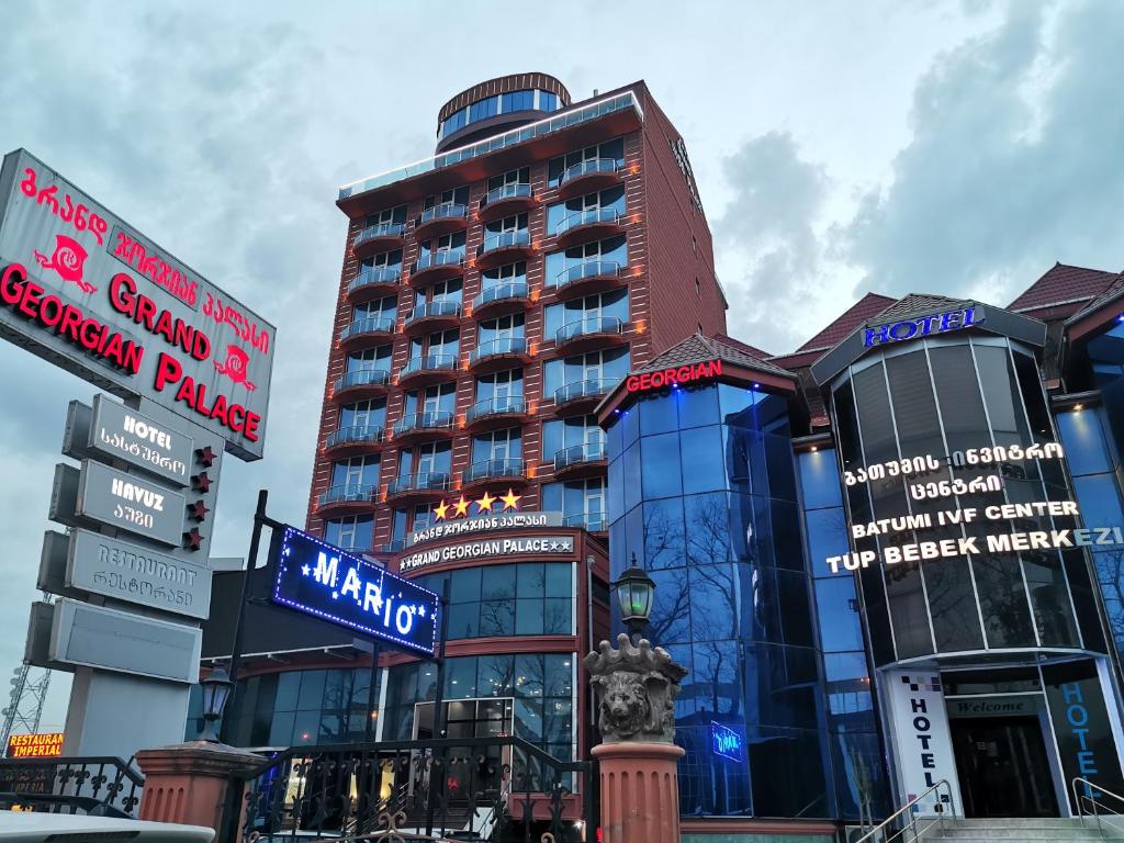 هتل گرند پالاس - قصر بزرگ باتومی
