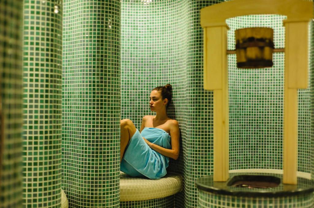 کارگزار هتل کاستلو ماری ویکتوریا باتومی