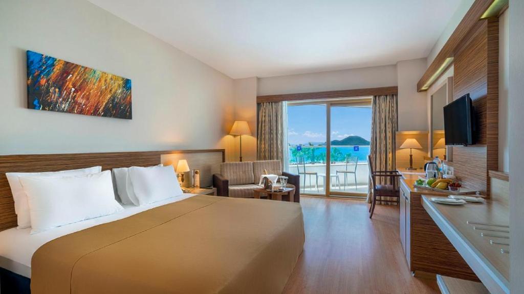 هتل آزور بای یلکن بودروم