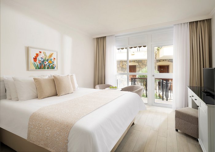 هتل سلکتیوم کالرز بودروم