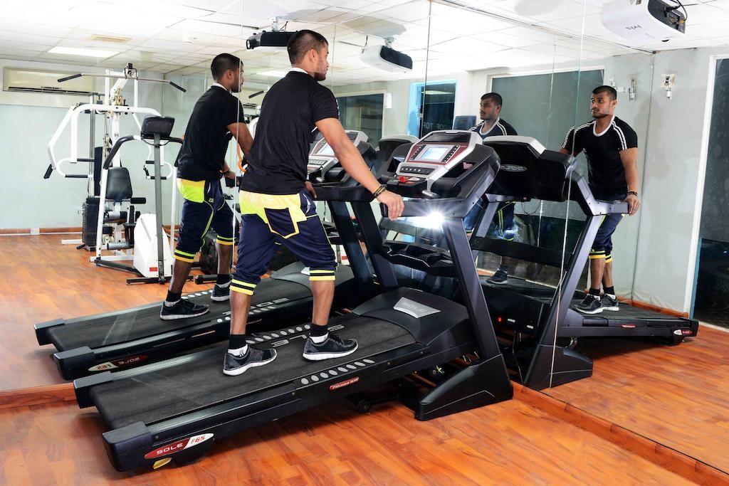 کارگزار هتل سان اند سند دبی