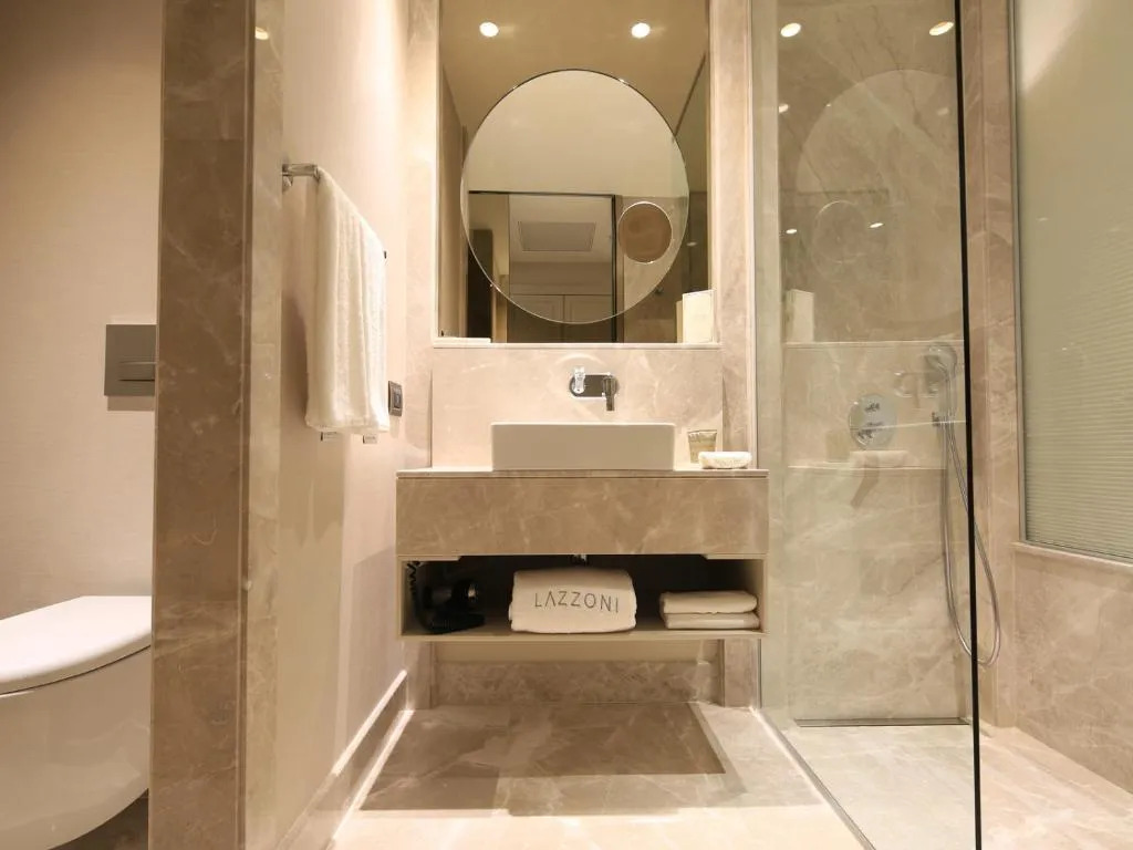 کارگزار هتل لازونی استانبول