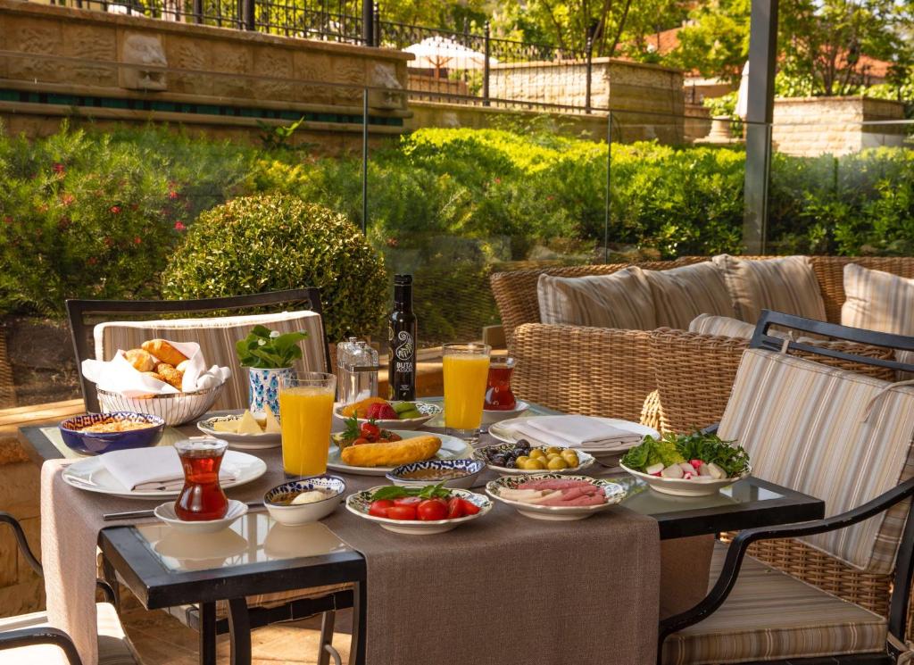 کارگزار هتل گرند حیات استانبول