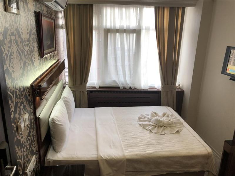 کارگزار هتل الیت پالاس استانبول