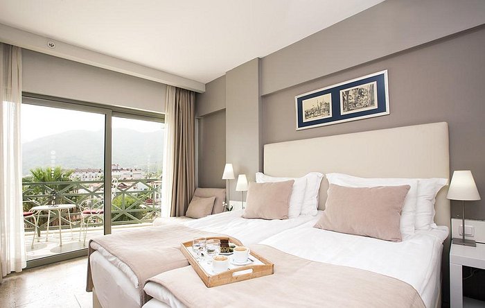 هتل مارتی لا پرلا مارماریس