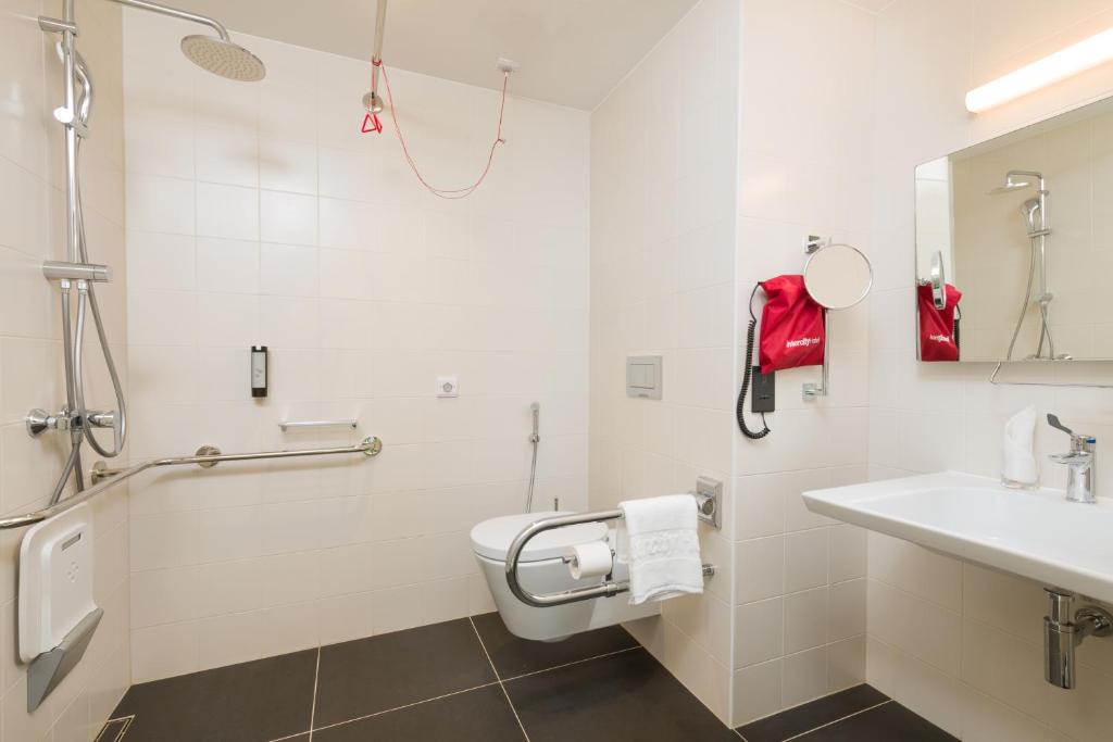 کارگزار هتل اینتر سی تی مسقط