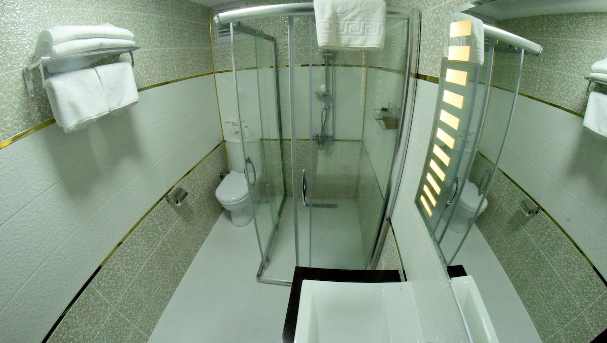 کارگزار هتل کاله گلد وان