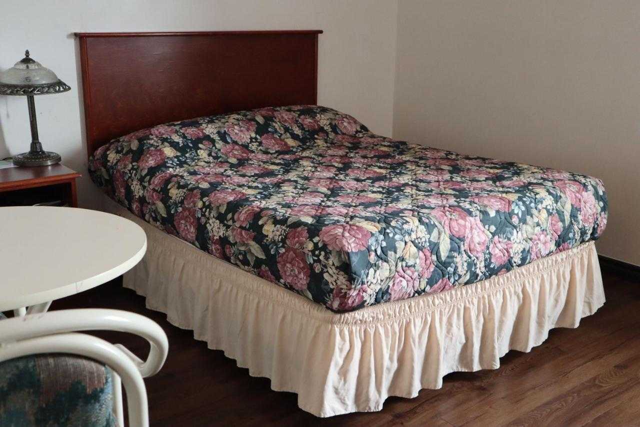 کارگزار هتل اریک فامیلی وان