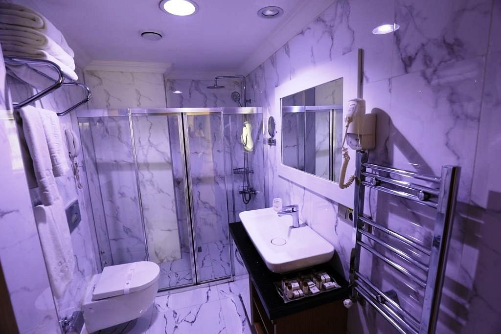 کارگزار هتل هالدی وان