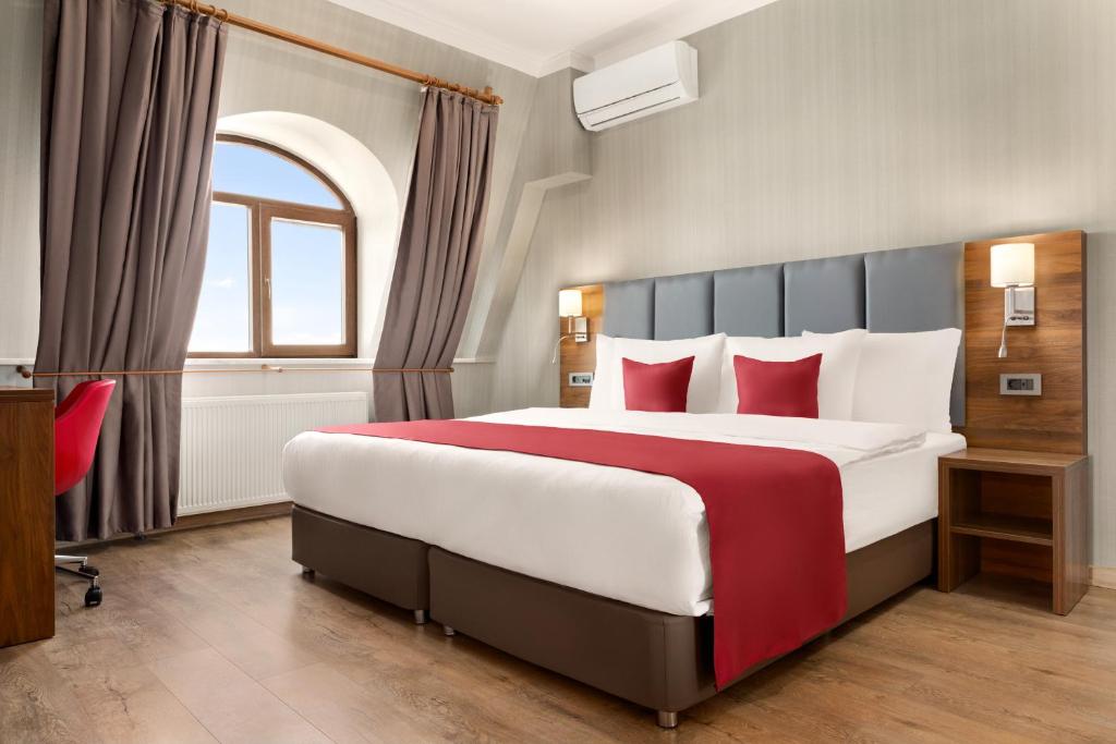 کارگزار هتل رامادا بای ویندهام وان