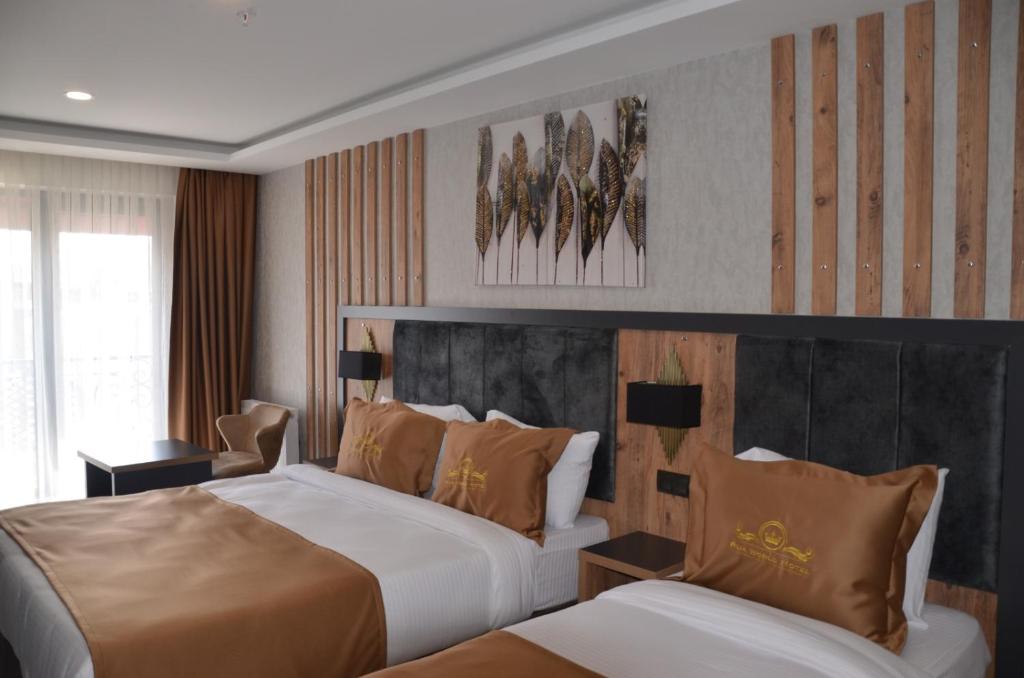 هتل روآ وردلد وان