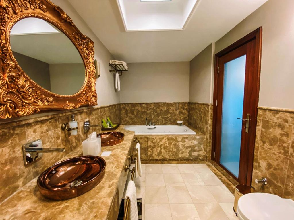 کارگزار هتل دوبل تری بای هیلتون وان